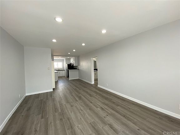 4th image of 5311 Hermitage Ave APT 12