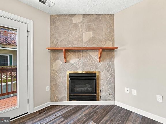 3rd image of 1290 Ox Rd Unit E6