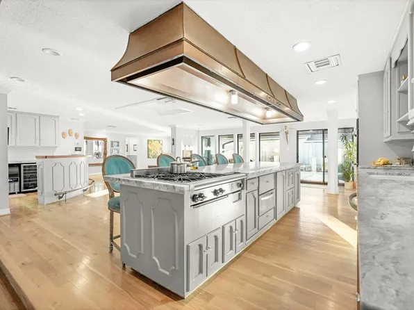 758 W 42nd St, Houston, TX 77018