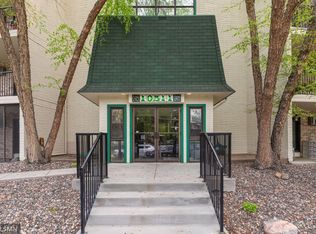 10511 Cedar Lake Rd APT 305, Minnetonka, MN 55305