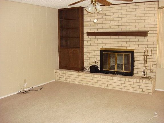 2nd image of 3213 Lindenwood Dr