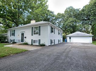 44 Briarcliff Rd, Montgomery, IL 60538