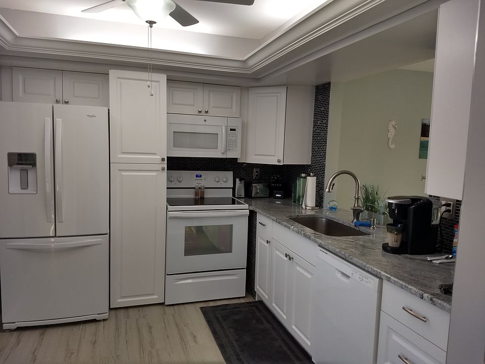 1st image of 4533 SW 13th Ave
