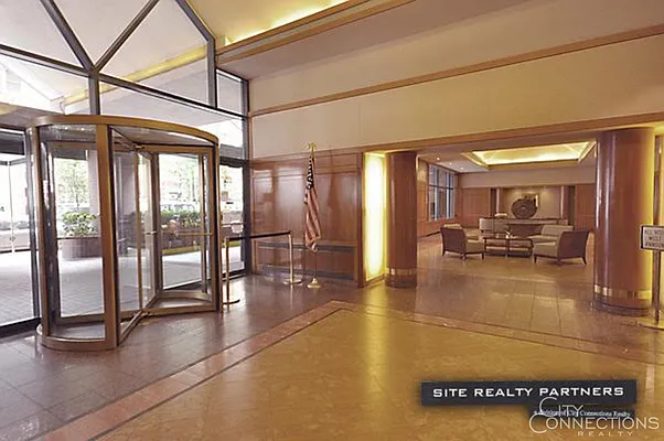 Rented by City Connections Realty | media 3