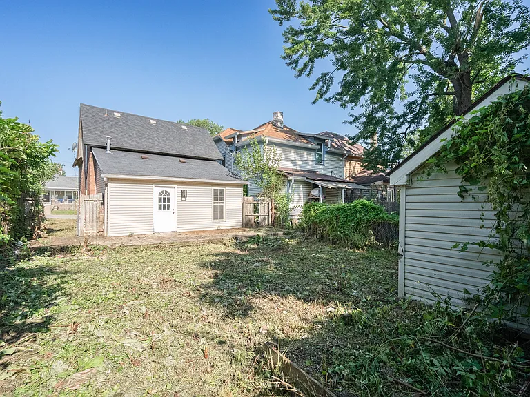 634 S Union St — Photo 16