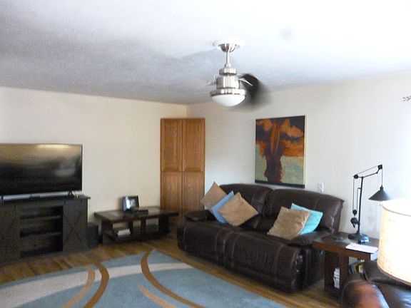4th image of 2301 Howell Ave