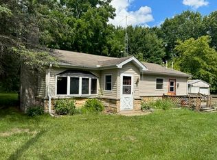 16166 E Jackson Dr, Tekonsha, MI 49092