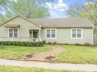 204 SW F St, Bentonville, AR 72712