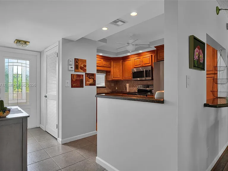 8941 S Hollybrook Blvd #203 — Photo 5