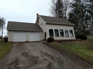 4445 E Lake Rd, Wilson, NY 14172