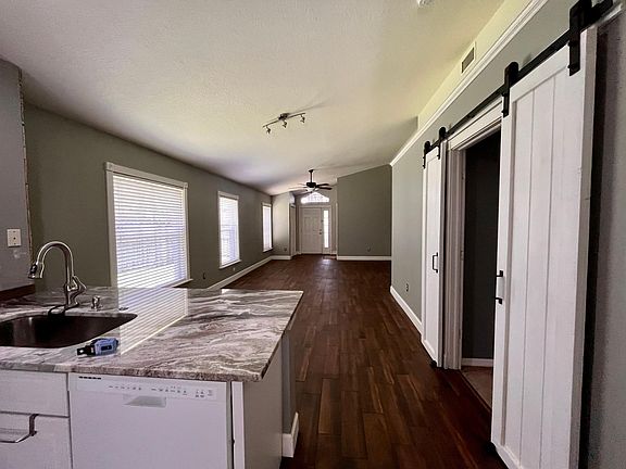 5th image of 6821 Summer Cove Dr