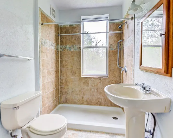 20 Sylvania Ave — Photo 12