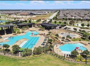 9809 Gooseneck Trl, Aubrey, TX 76227