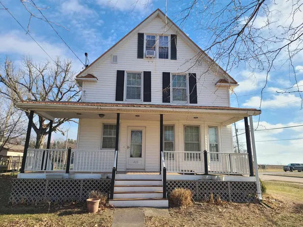 423 S Grove St, Walcott, IA 52773