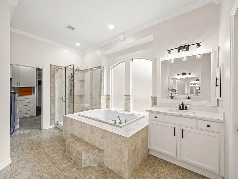 4703 Oxbow Cir W — Photo 24