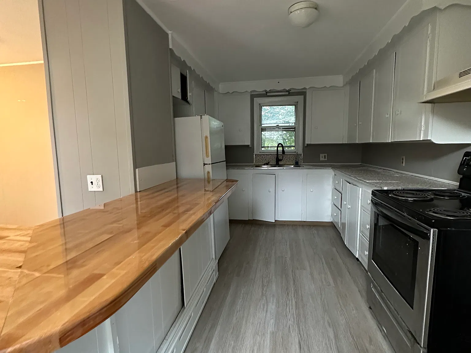 3 bed, $2,395 — Photo 3