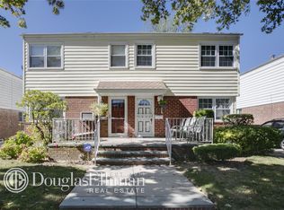 6754 211th St, Oakland Gardens, NY 11364