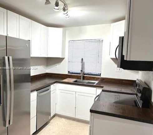 3rd image of 330 188th St