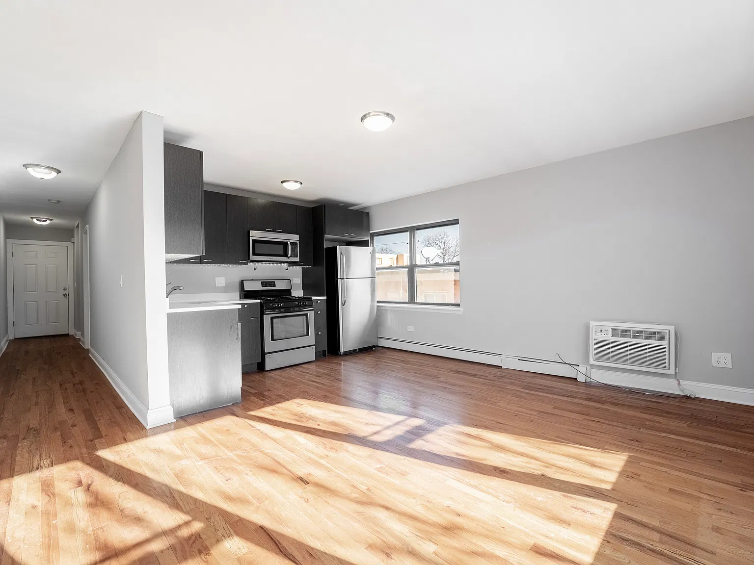 1 bed, 800 sqft, $1,400 — Photo 2