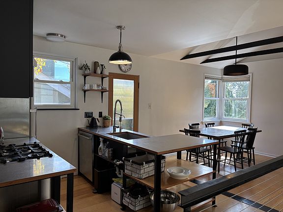 5th image of 2120 NE 80th St