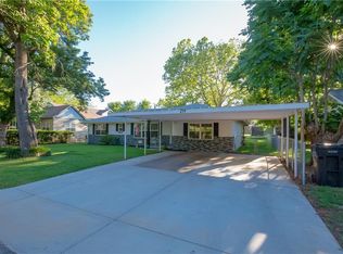 219 N 9th St, McLoud, OK 74851
