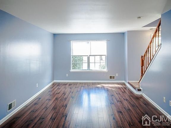 3rd image of 221 Onizuka Ct