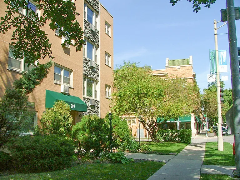 209 S. Oak Park Avenue — Photo 19