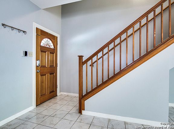 5th image of 9563 Maidenstone Dr