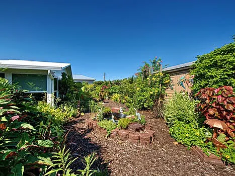 7339 Thomas St — Photo 37