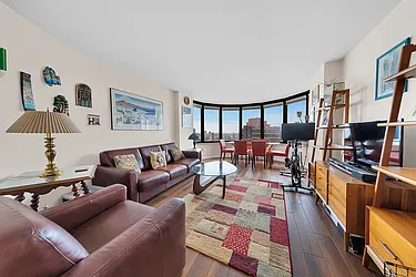 330 East 38th Street, #44M