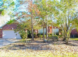 103 W Hobbit Glen Dr, Conroe, TX 77384