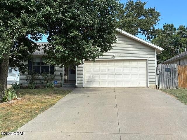 1st image of 725 Jefferson Ave