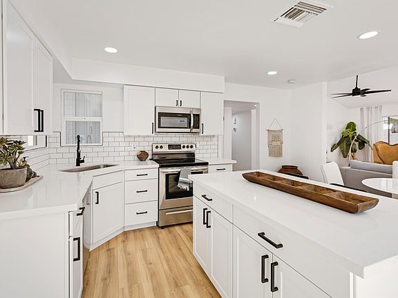 4th image of 10007 N 56th Dr