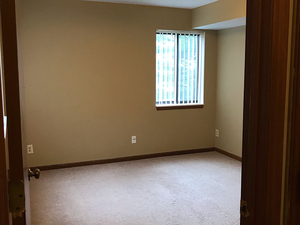 1st image of 122 Burke Ave APT 25