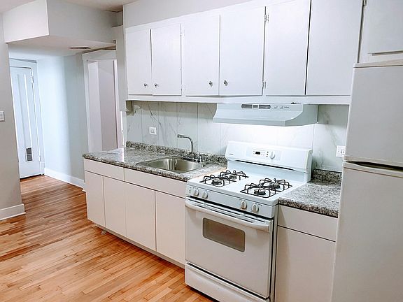 Eat-in Kitchen