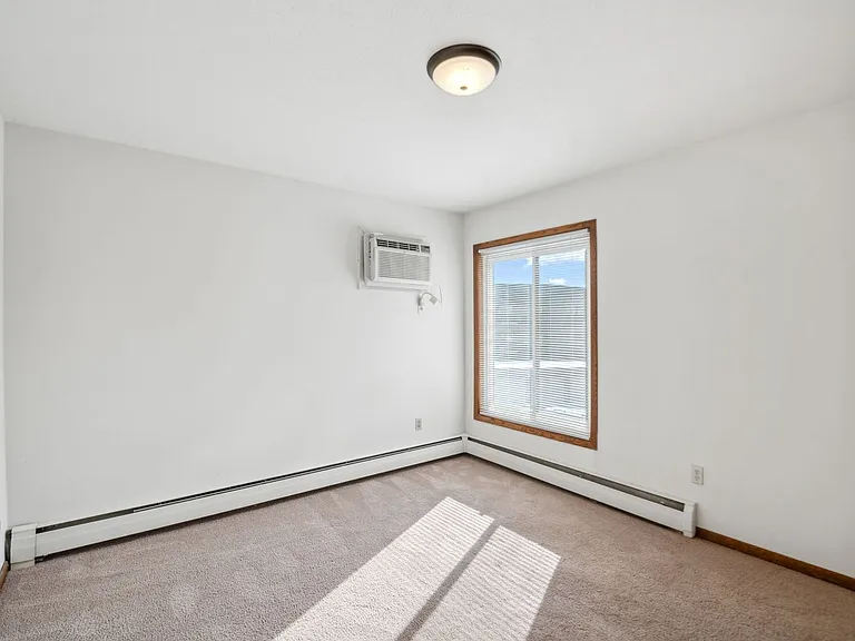 Rose Mall Apartments — Photo 39