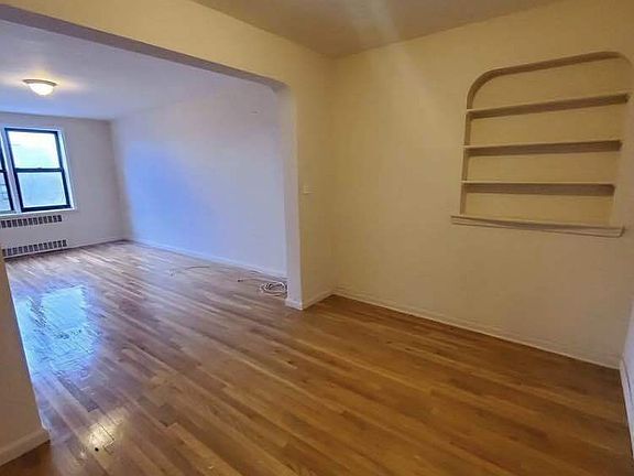 5th image of 10825 72nd Ave