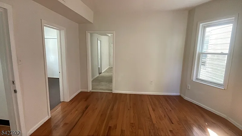 3 bed, 1.0 bath, $2,200 — Photo 4