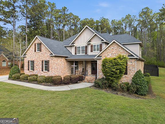 4th image of 151 Kyndall Ln