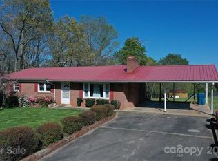 19 Grandview St, Granite Falls, NC 28630