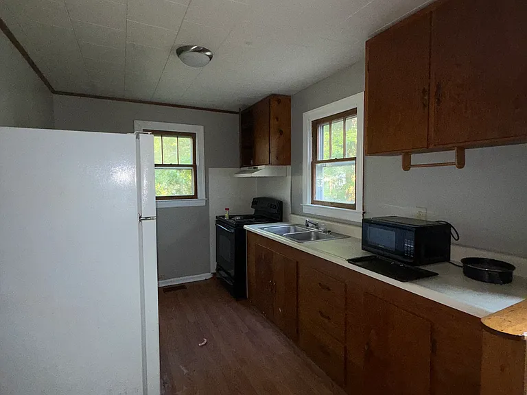 1409 W 5th Ave — Photo 4