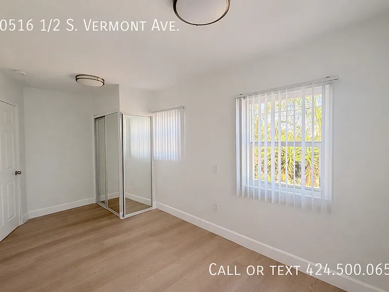 10516 1/2 S Vermont Ave — Photo 11