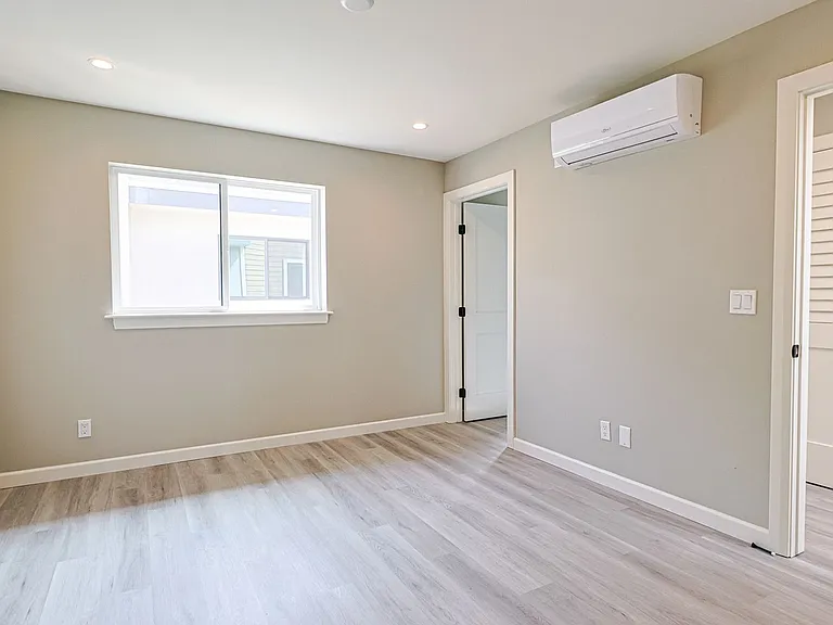 5261 Harmony Ave — Photo 38