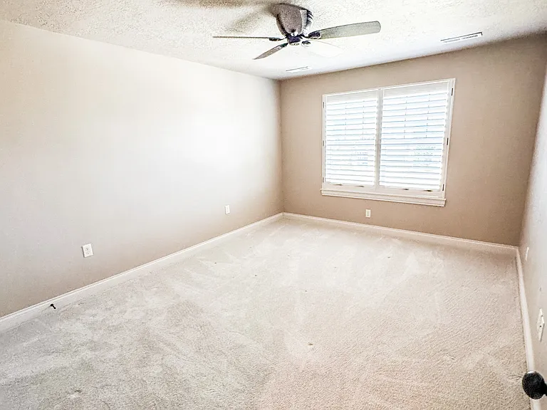 Upstairs bedroom 2