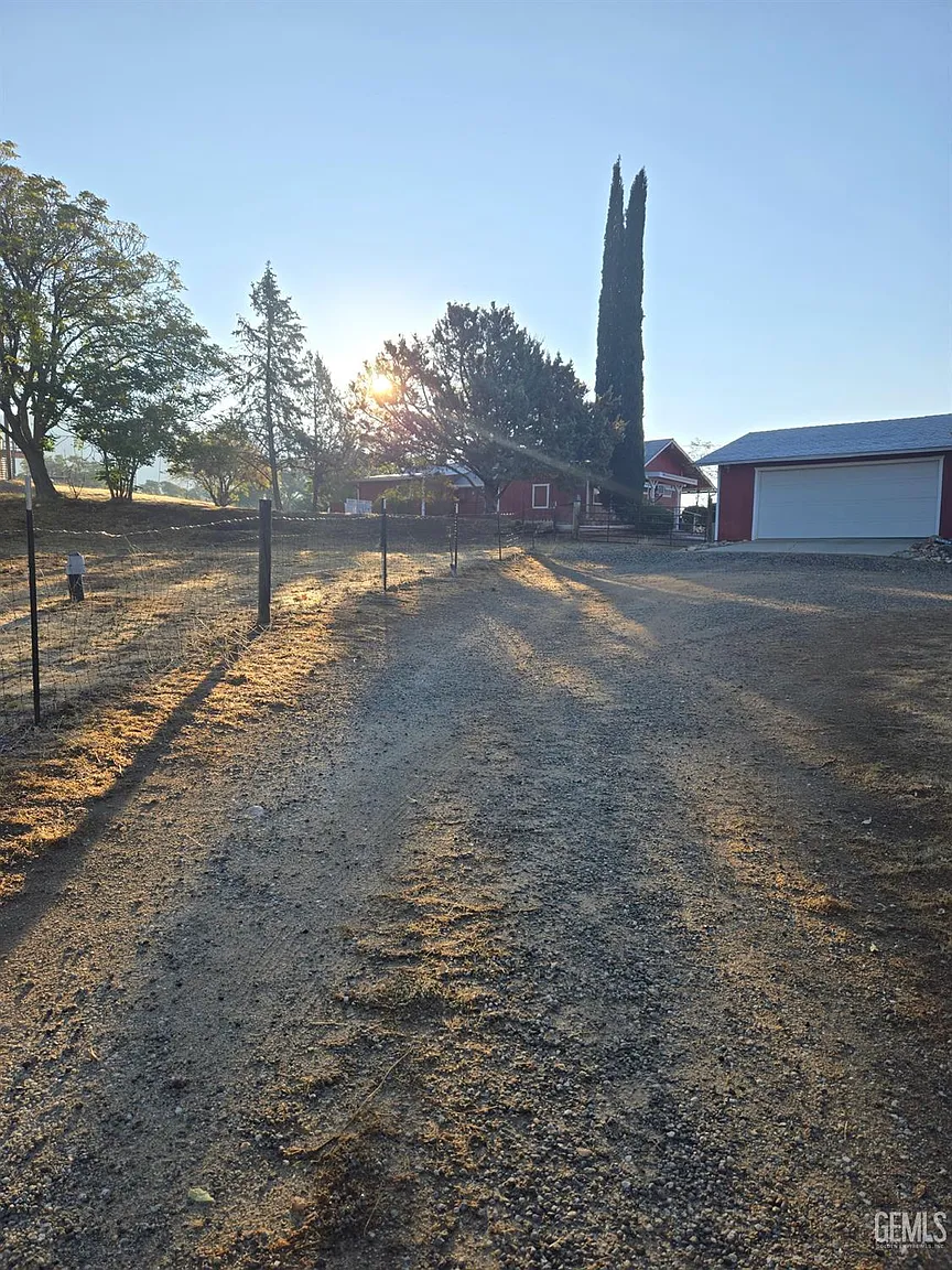41824 Gossip Rock St photo 1