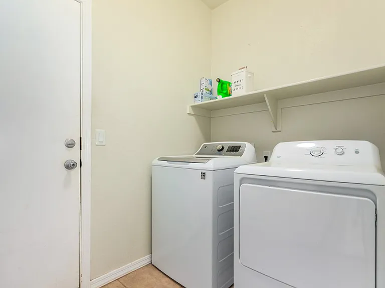 41177 W Lucera Ln — Photo 20