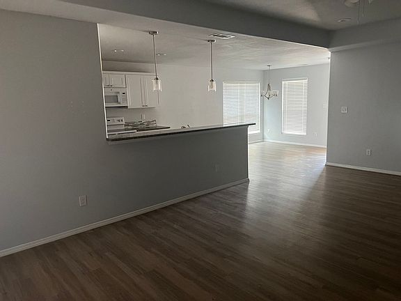 3rd image of 1645 Wrigley Dr