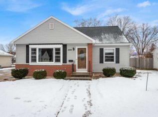 1099 Thorndale St, Green Bay, WI 54304