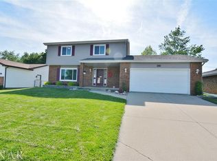 36 Pembrook Cir, Bloomington, IL