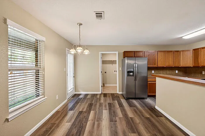 10261 English Manor Dr — Photo 13